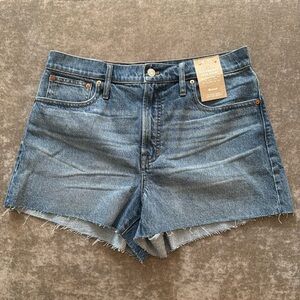 NWT Madewell Perfect jean short size 31